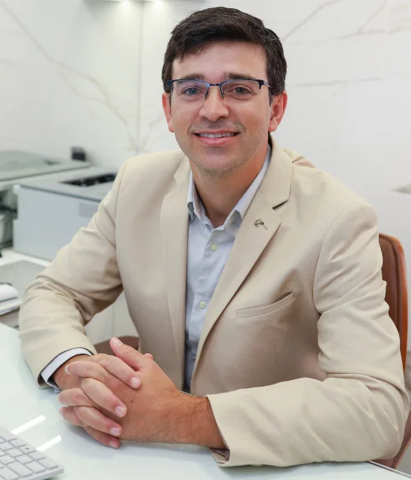 Dr. Ernane Magalhães - Ortopedista e Cirurgião de Joelho